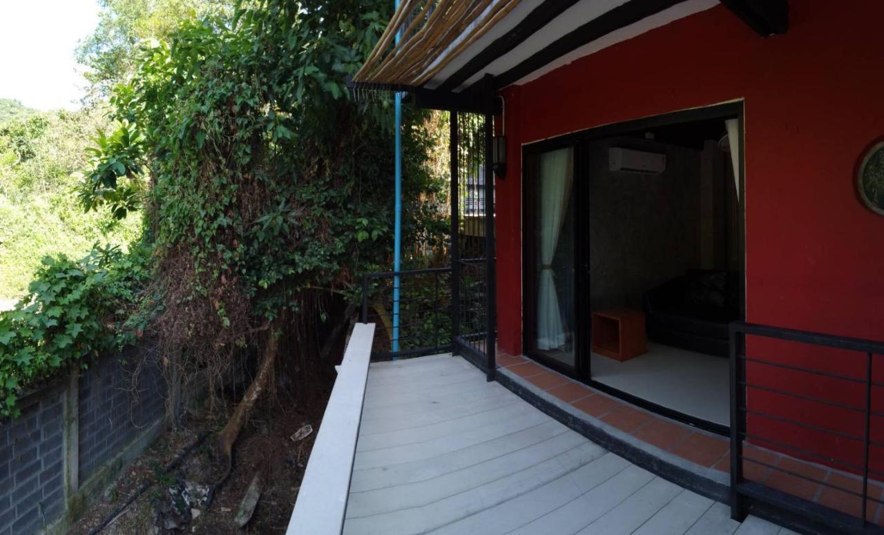 White Jail At Koh Tao Hostel Exterior photo