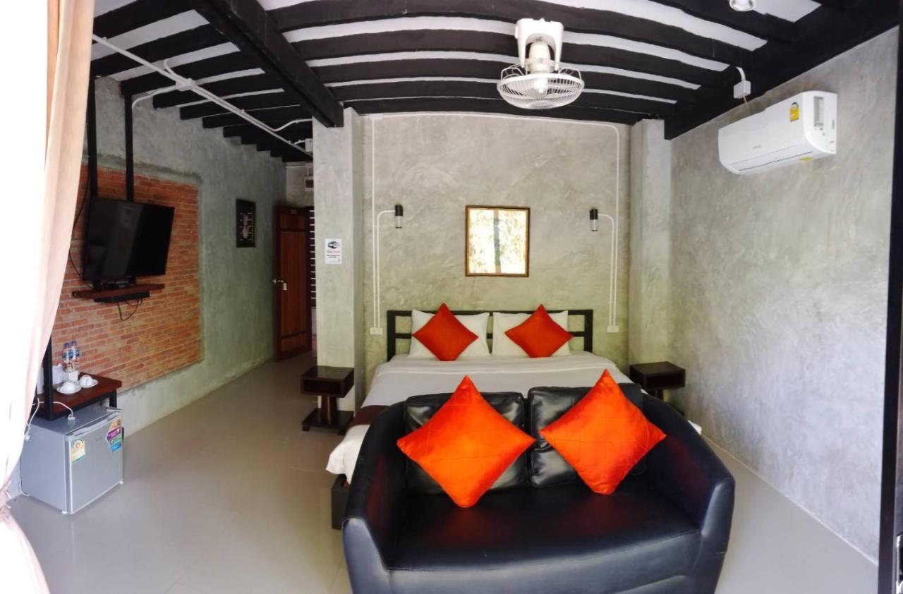 White Jail At Koh Tao Hostel Exterior photo
