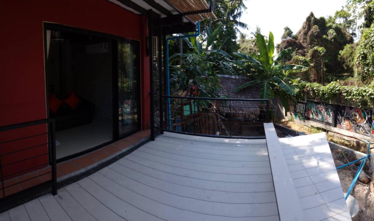 White Jail At Koh Tao Hostel Exterior photo