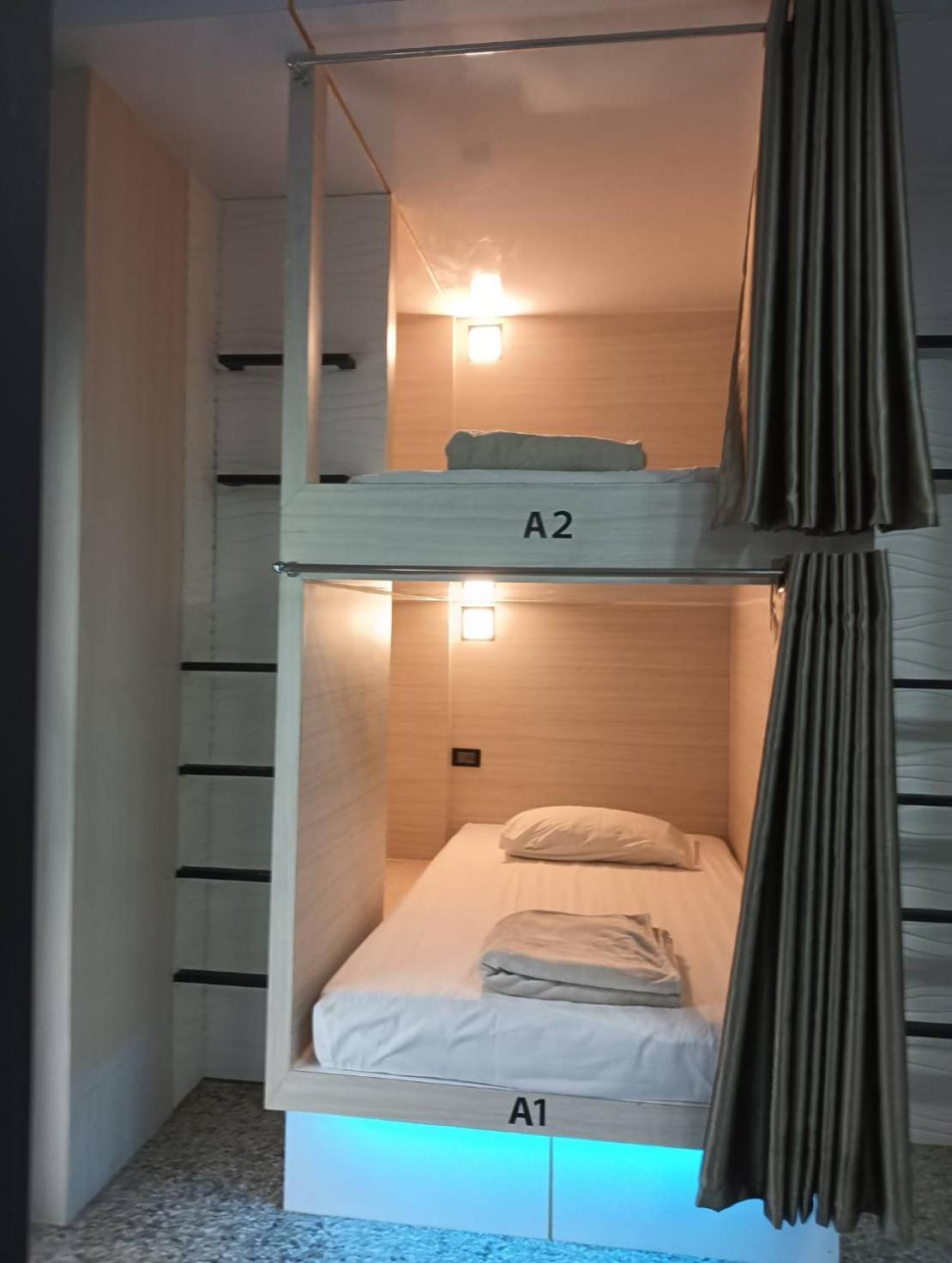 White Jail At Koh Tao Hostel Exterior photo