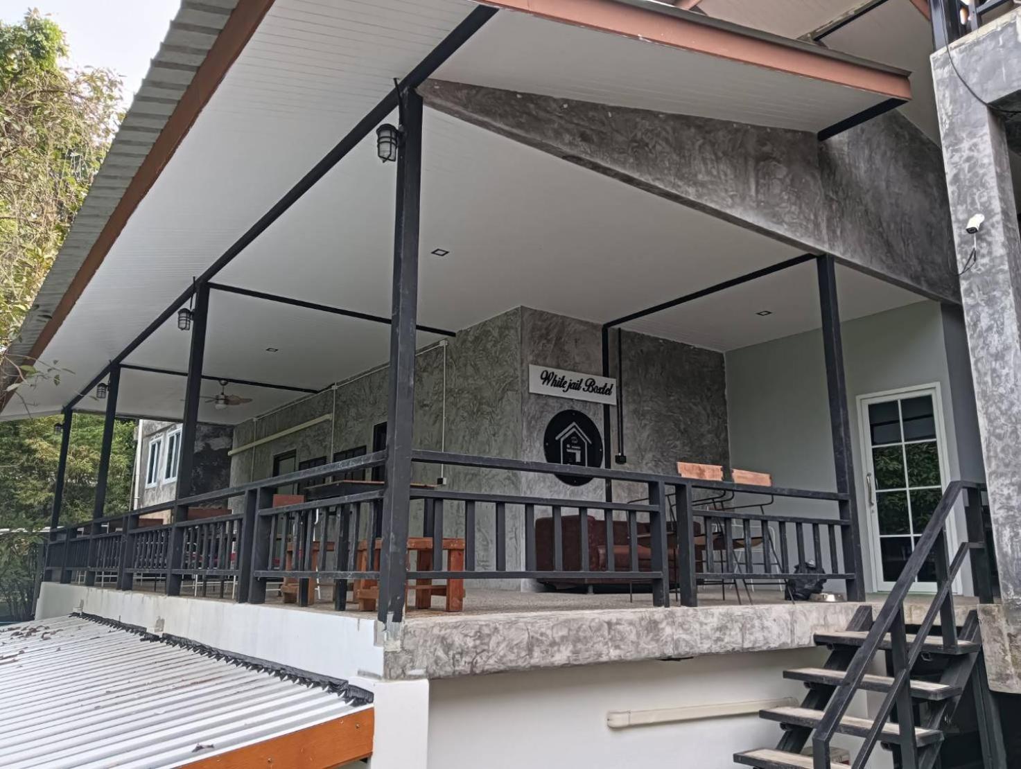 White Jail At Koh Tao Hostel Exterior photo