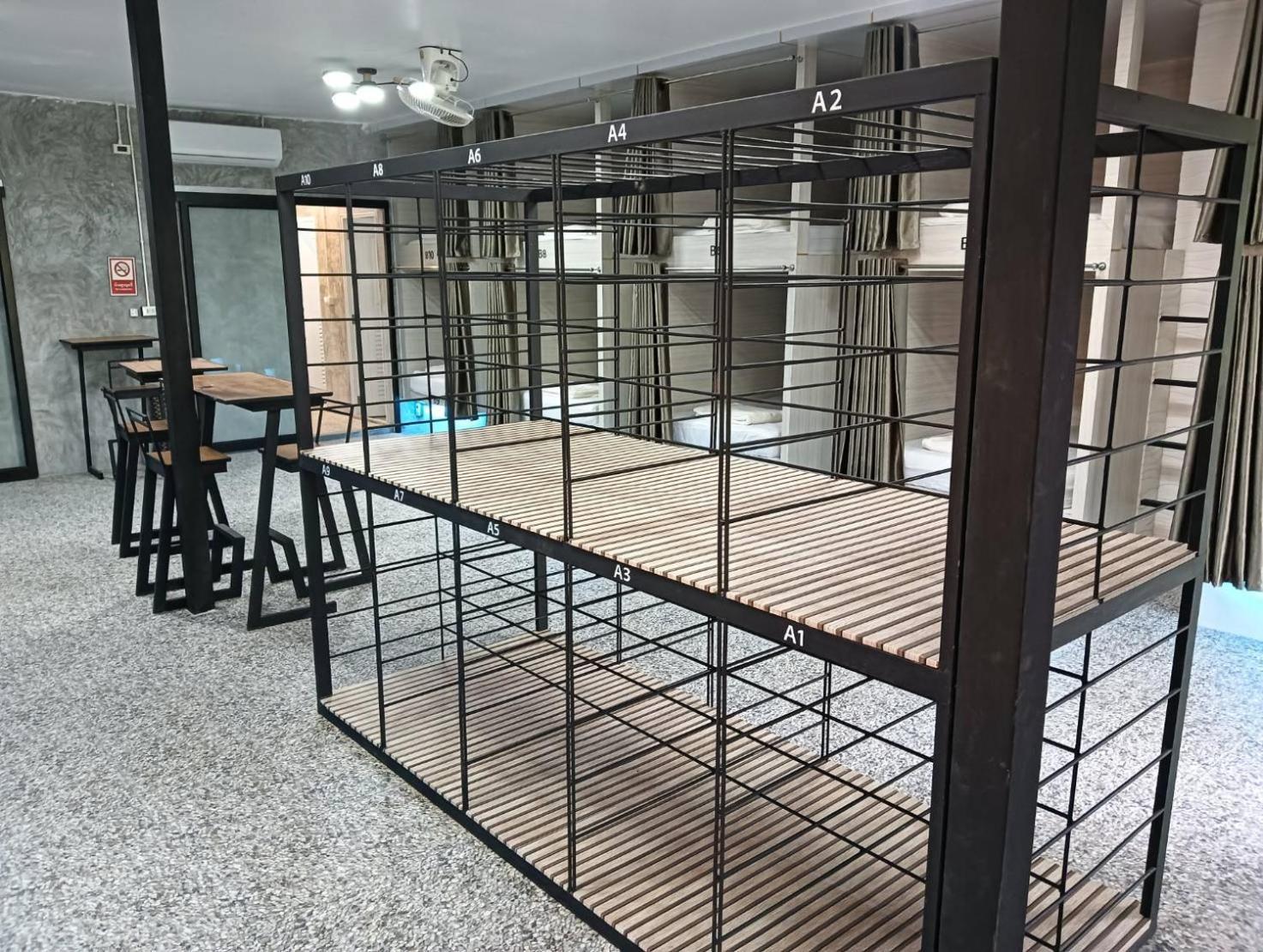White Jail At Koh Tao Hostel Exterior photo