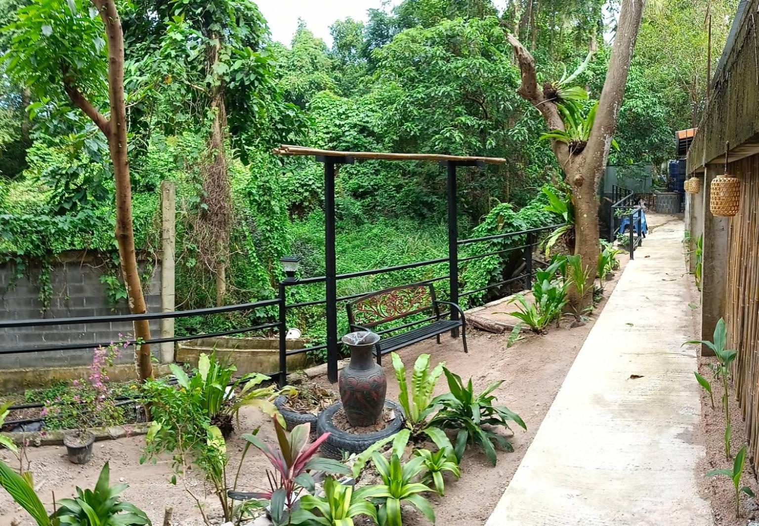 White Jail At Koh Tao Hostel Exterior photo